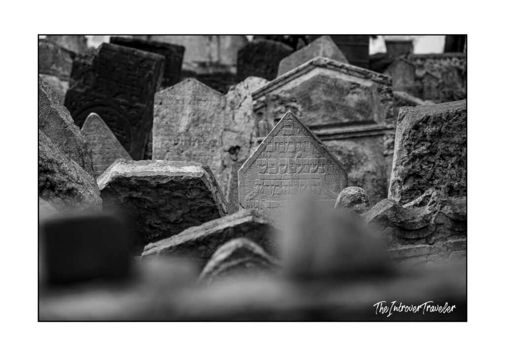 Discovering the Old Jewish Cemetery in Prague: History, Memory and Visiting Tips