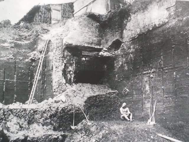 Black and white photo of excavation site where the Boxer at Rest was discovered in Rome