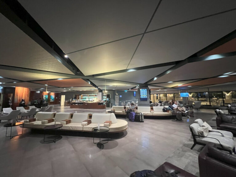 La Valette Lounge at Malta Airport (MLA): Elegance and Comfort