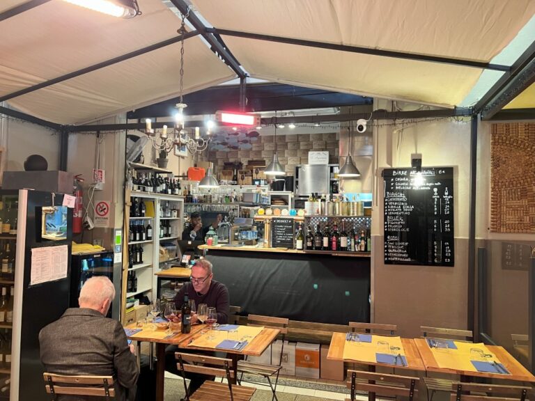 Where to eat in Bologna: Vini e Sapuri, A Dive into Sicilian Flavors in the Heart of Bologna (Italy)