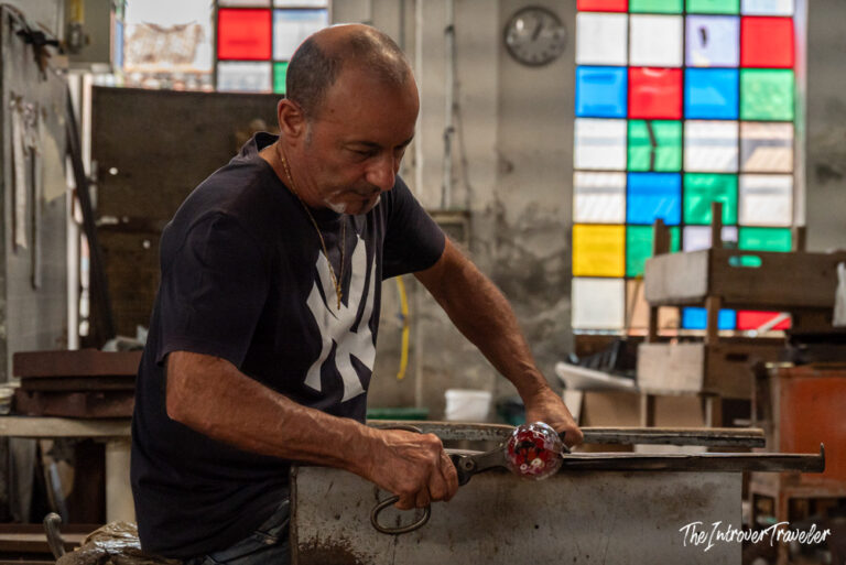 The Glassmakers of Murano (Venice): History, Art, and Craft of an Island That Made Glass