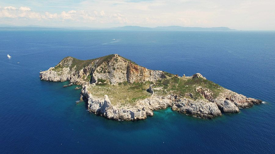Scuba diving in Cerboli (Tuscany)